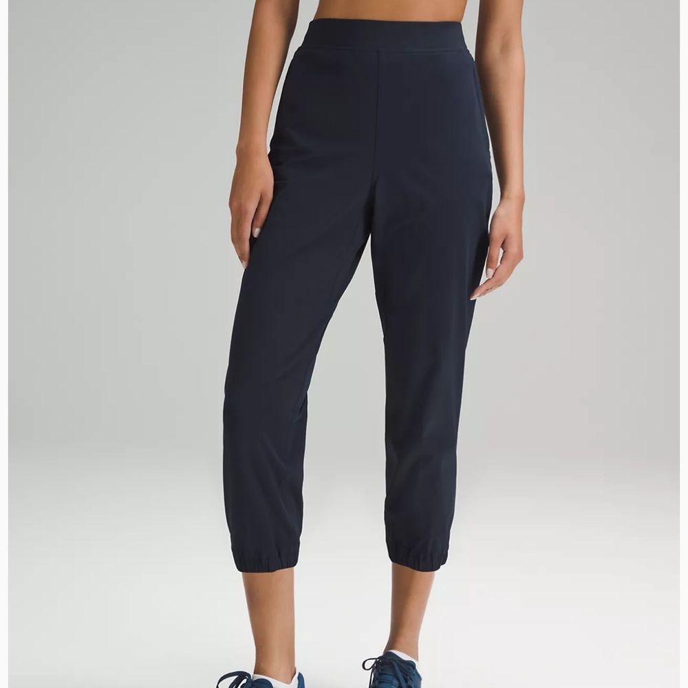 Women's Adapted State High Rise Cropped Joggers